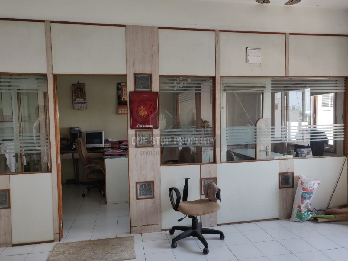 Office for Rent in Apm Mall Satadhar Ahmedabad Commercial